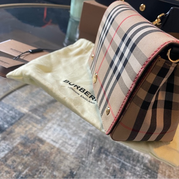 Authentic Burberry Hackberry Crossbody - Picture 3 of 13